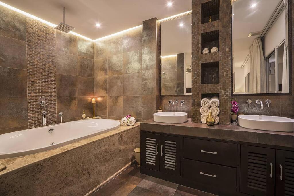 Villa Nirvana - Beachfront Tropical Chic 4Br Haven In Cape Panwa, Phuket Ban Ao Makham Exterior photo